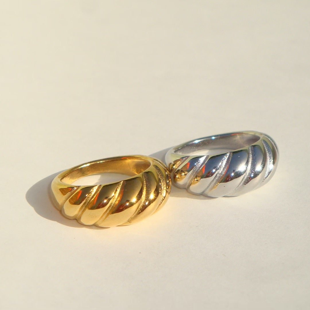 Wave Ring Gold EmpressVenusJewellery