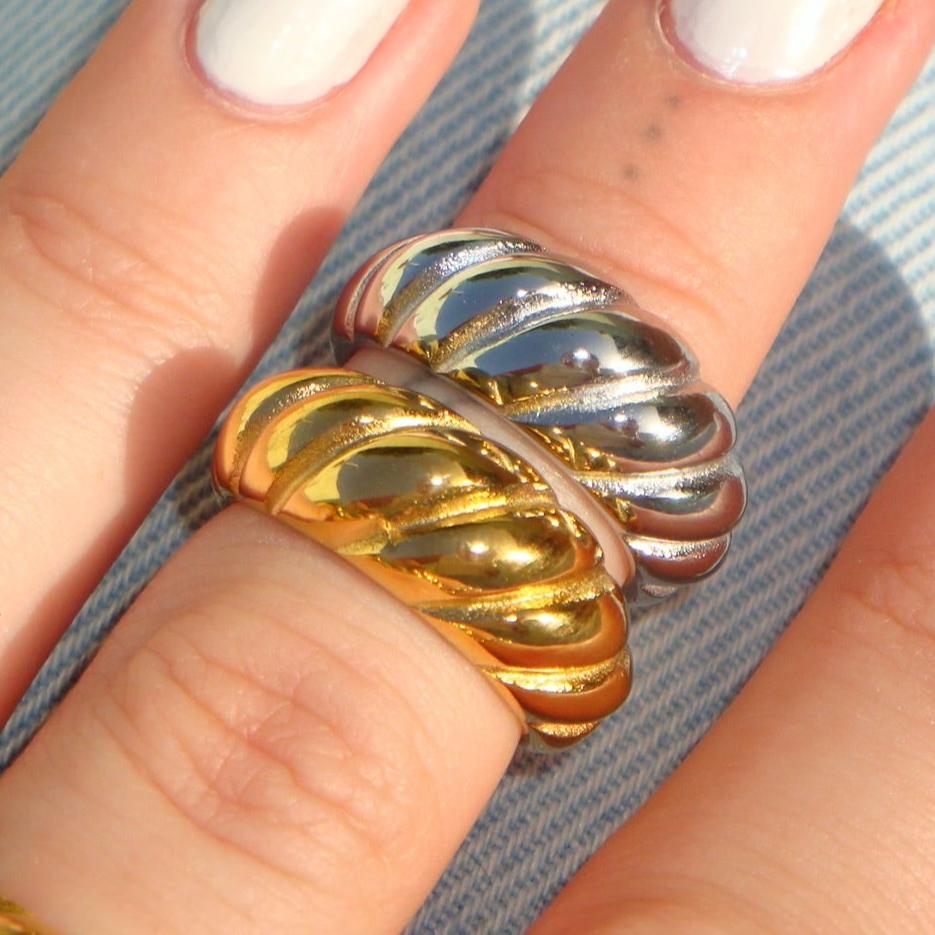 Wave Ring Gold EmpressVenusJewellery